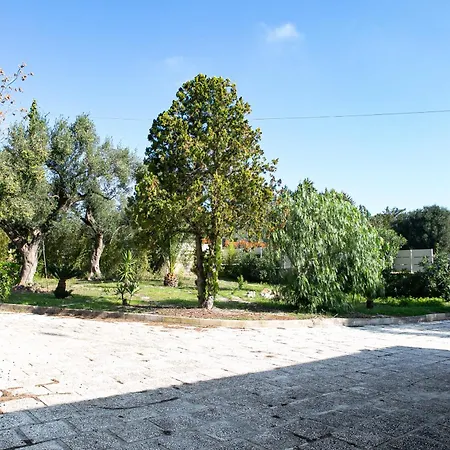 Apulia * أوستوني